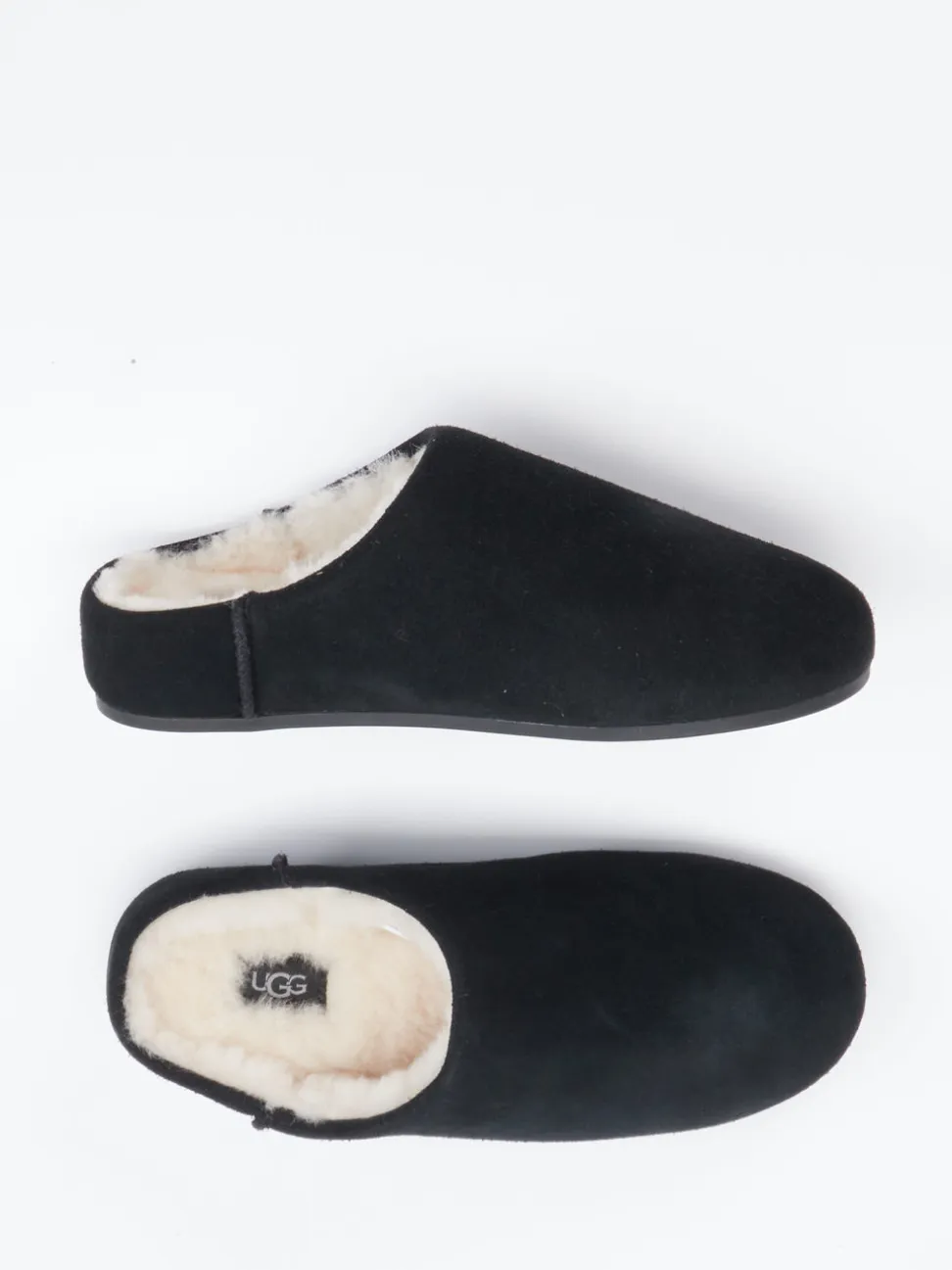 UGG – Hausschuhe aus Veloursleder mit Lammfell