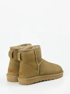 UGG – Lammfell-Boots aus Veloursleder sandbeige