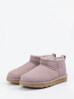 UGG – Lammfell-Boots aus Veloursleder in Altrosa