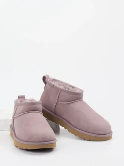 UGG – Lammfell-Boots aus Veloursleder in Altrosa