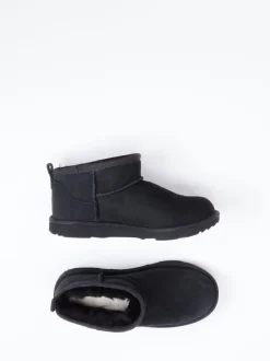 UGG – Lammfell-Boots aus Veloursleder schwarz