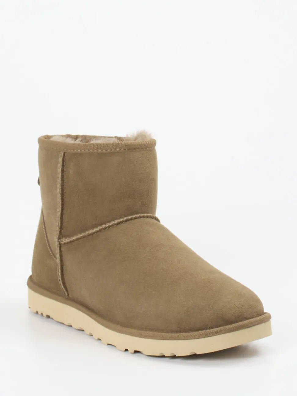 UGG – Lammfell-Boots aus Veloursleder sandbeige