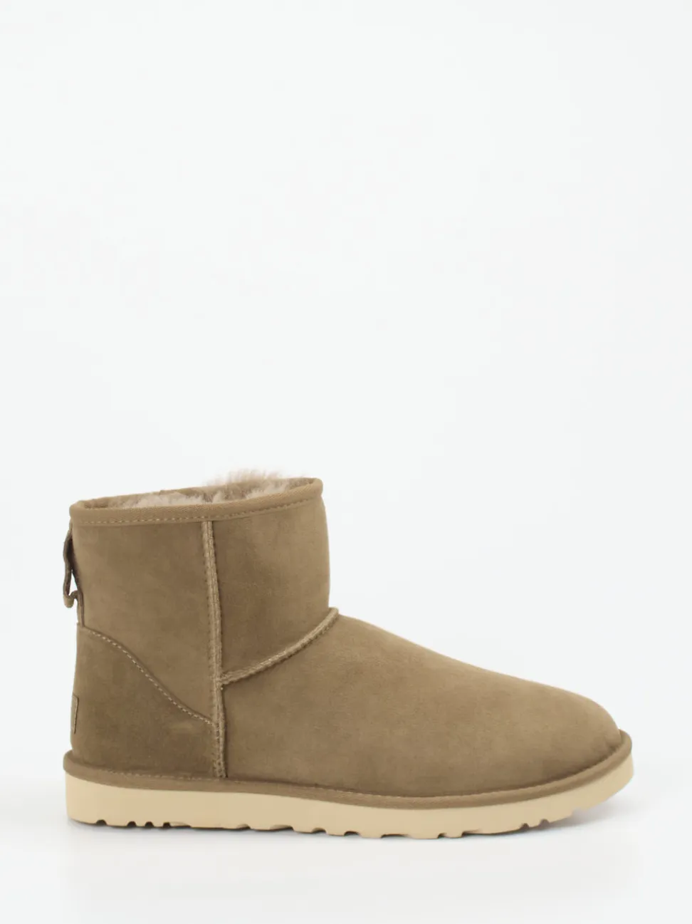 UGG – Lammfell-Boots aus Veloursleder sandbeige