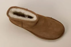 UGG – Lammfell-Boots aus Veloursleder kastanienbraun