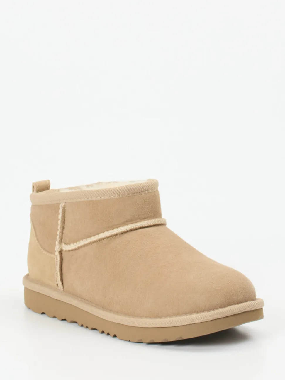 UGG – Lammfell-Boots aus Veloursleder beige