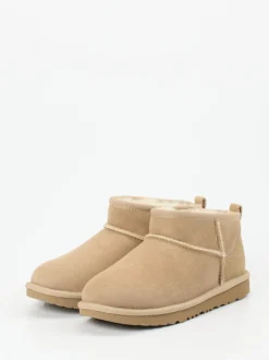 UGG – Lammfell-Boots aus Veloursleder beige