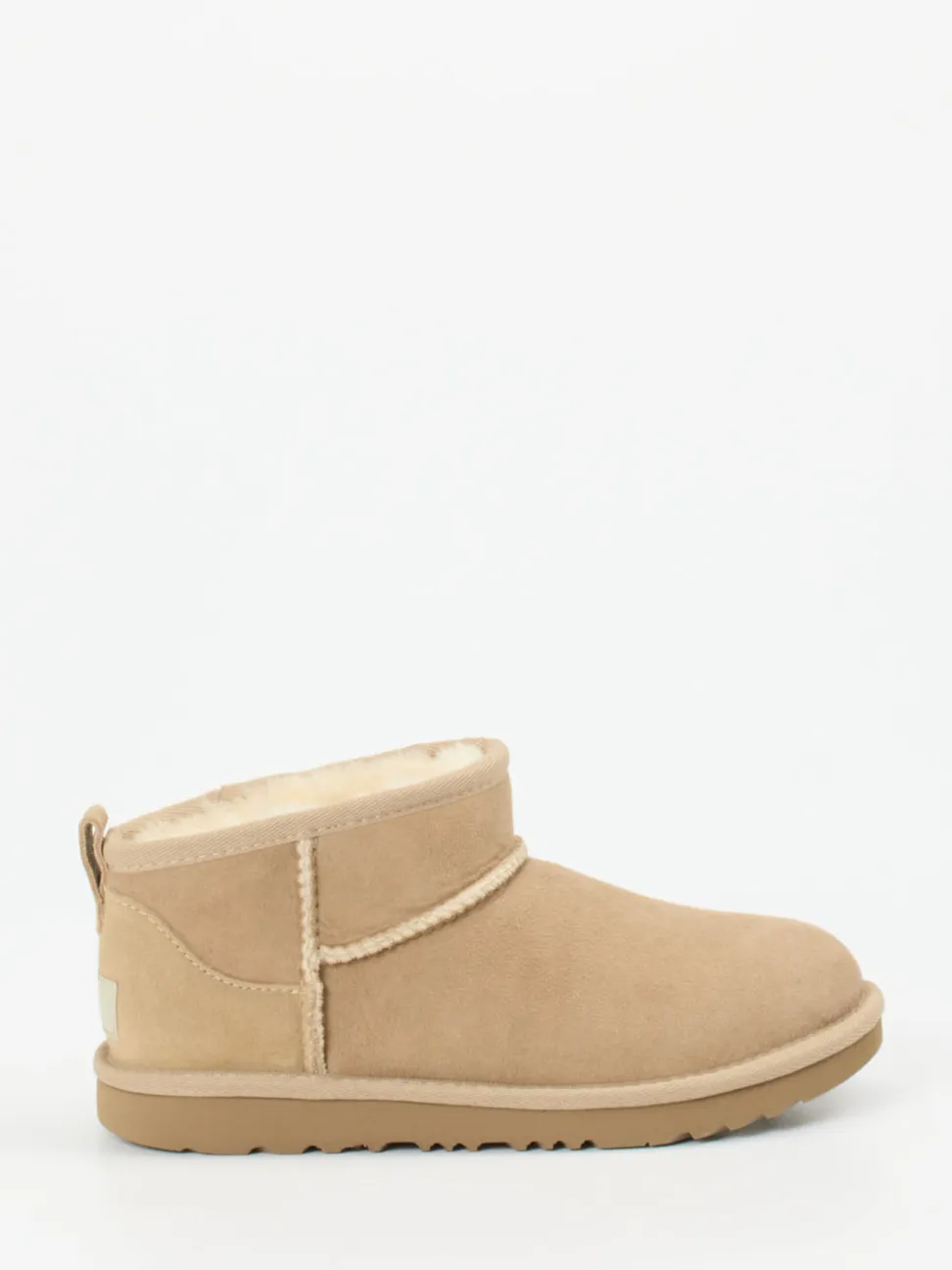 UGG – Lammfell-Boots aus Veloursleder beige