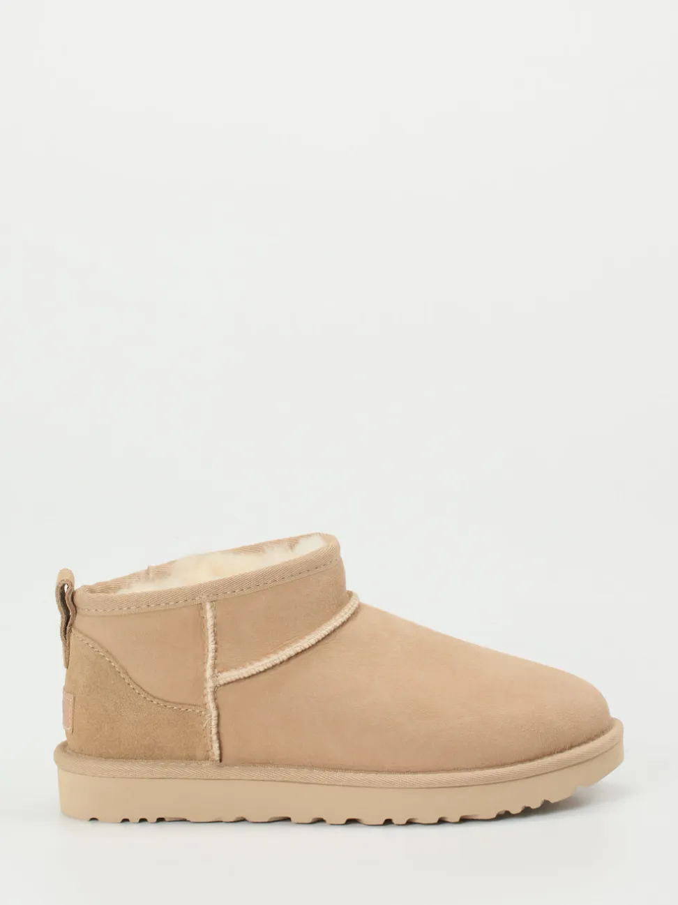 UGG – Lammfell-Boots aus Veloursleder beige