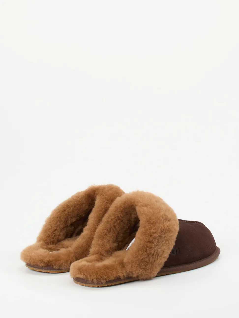 UGG – Lammfellhausschuh aus Veloursleder Dunkelbraun