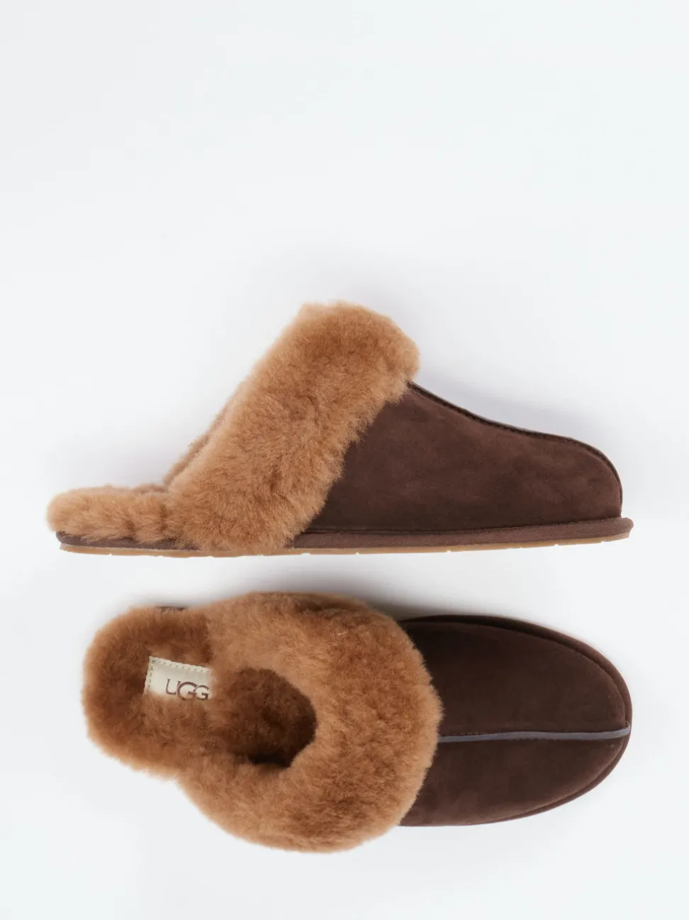 UGG – Lammfellhausschuh aus Veloursleder Dunkelbraun