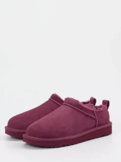 UGG – Lammfell-Hausschuh aus Veloursleder beerenrot