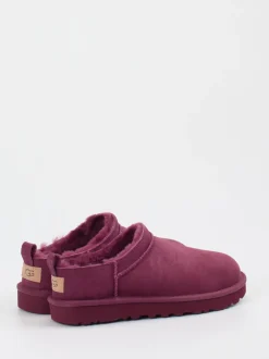 UGG – Lammfell-Hausschuh aus Veloursleder beerenrot