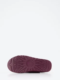 UGG – Lammfell-Hausschuh aus Veloursleder beerenrot