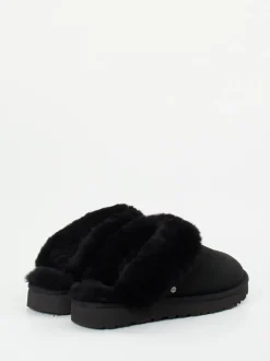 UGG – Lammfell-Pantoletten aus Veloursleder schwarz