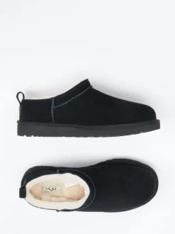 UGG – Lammfell-Slipper aus Veloursleder schwarz