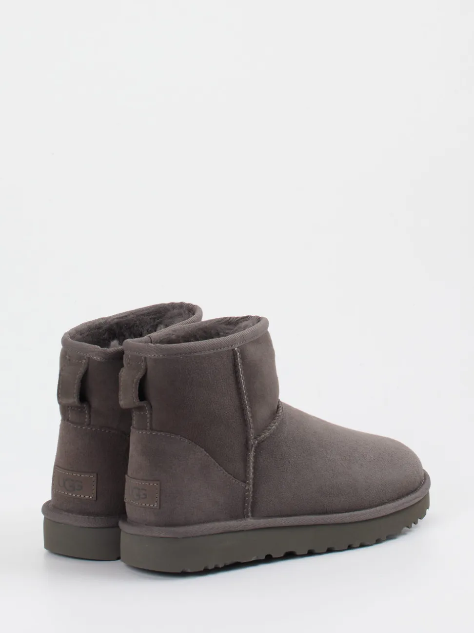 UGG – Lammfell-Stiefelette aus Veloursleder grau