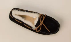 UGG – Mokassin-Hausschuh aus Veloursleder Schwarz