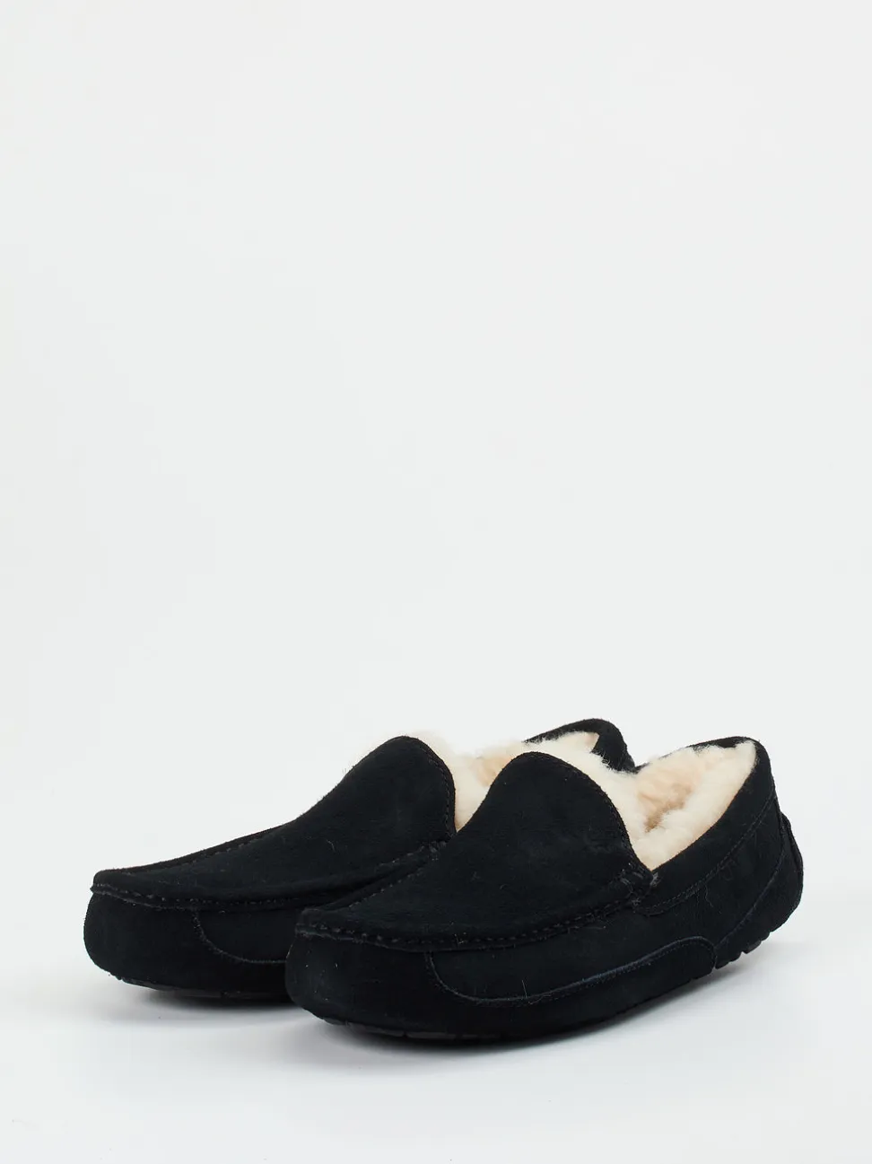 UGG – Mokassin-Hausschuh aus Veloursleder schwarz