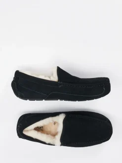 UGG – Mokassin-Hausschuh aus Veloursleder schwarz