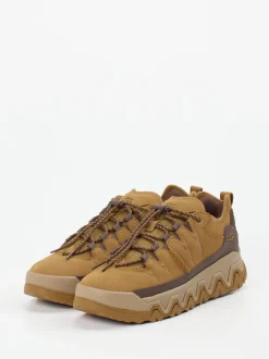 UGG – Outdoor-Sneaker aus Veloursleder camelbraun