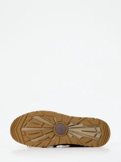 UGG – Outdoor-Sneaker aus Veloursleder camelbraun