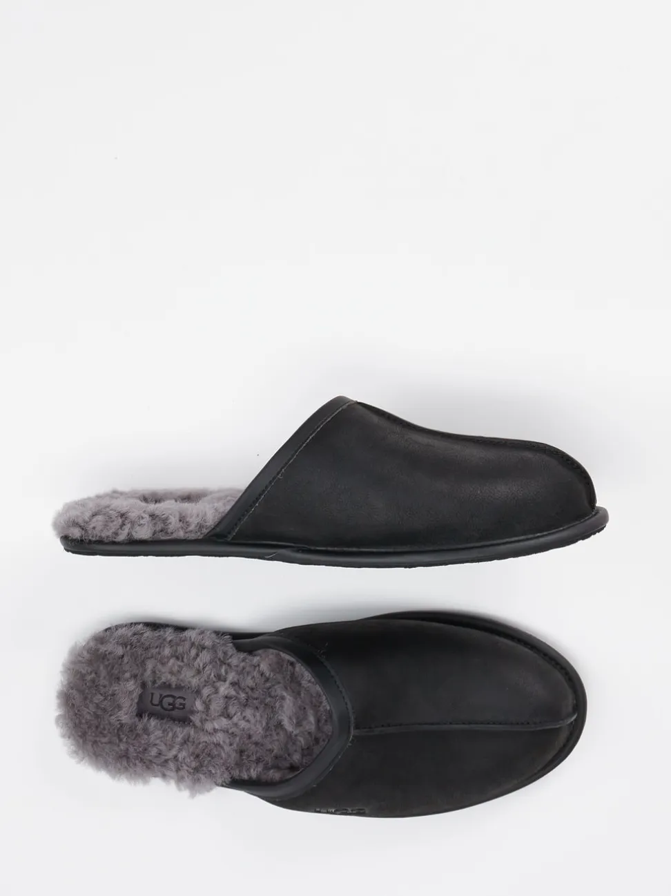 UGG – Pantoffeln aus Nubukleder schwarz