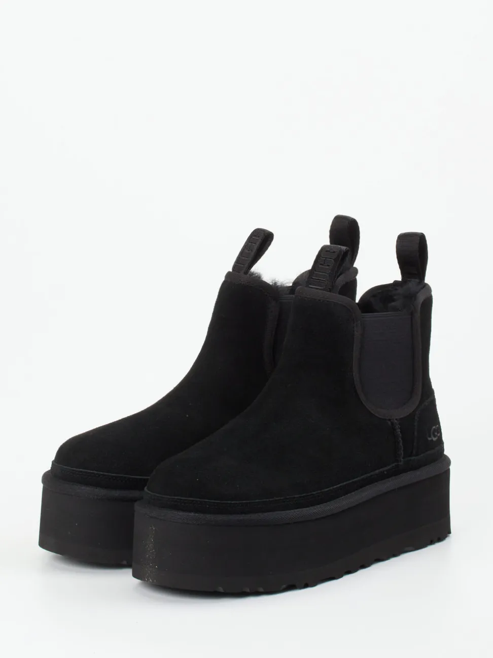 UGG – Plateau-Chelsea Boots aus Veloursleder Schwarz