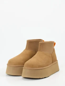 UGG – Plateau-Stiefelette aus Veloursleder Karamell