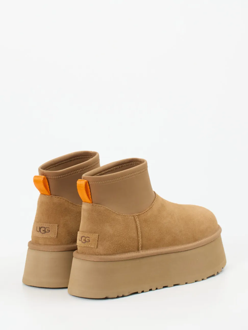 UGG – Plateau-Stiefelette aus Veloursleder Karamell