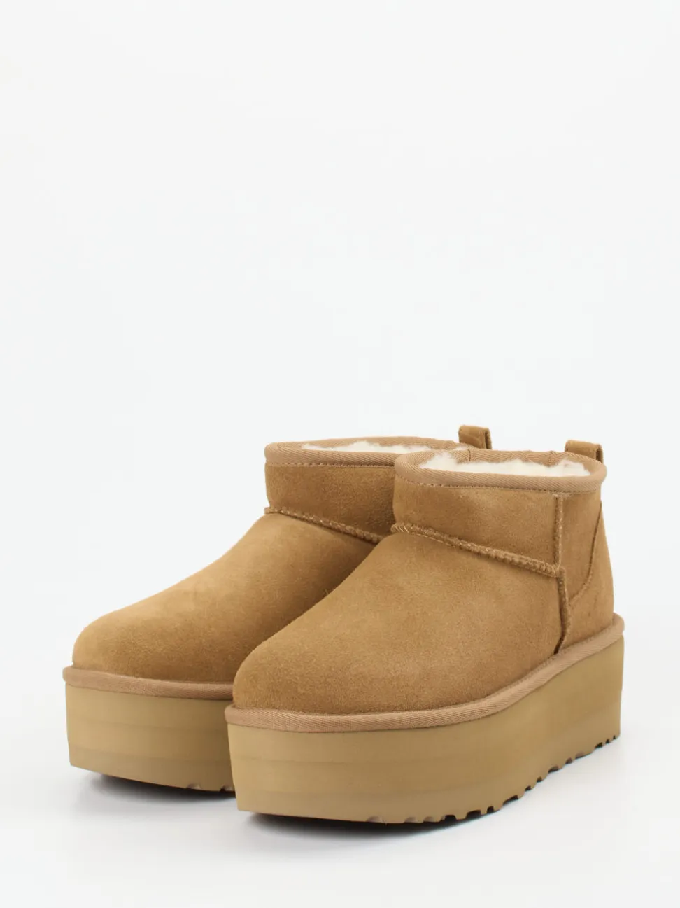 UGG – Plattform-Stiefelette aus Veloursleder camelbraun