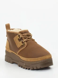 UGG – Schnürboots aus Fettleder in Braun