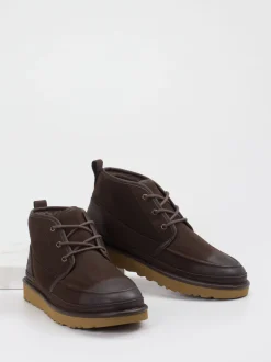 UGG – Schnürboots aus Nubukleder in Dunkelbraun