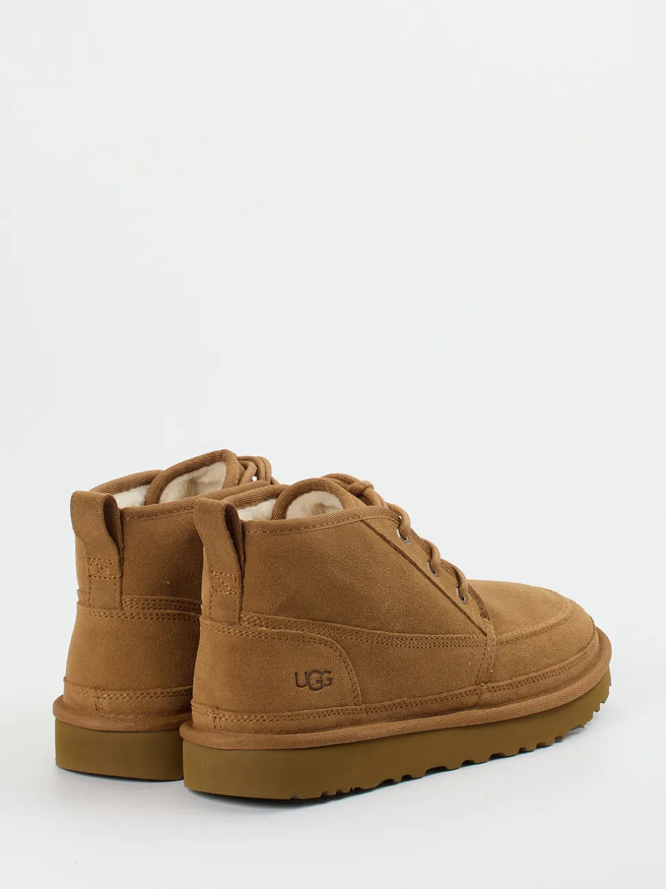 UGG – Schnürboots aus Veloursleder camelbraun