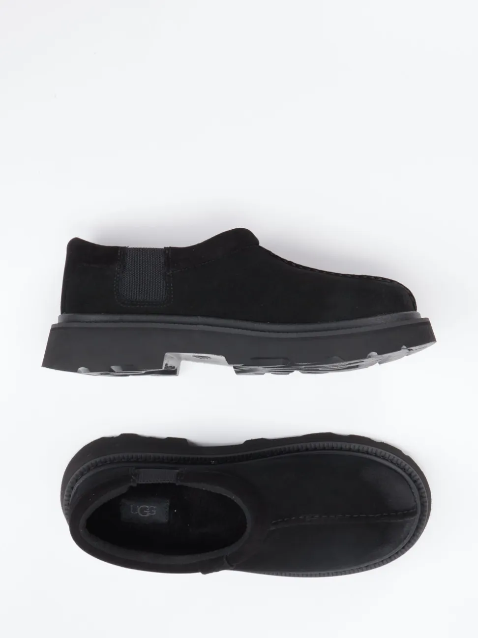 UGG – Slip-On Loafer aus Veloursleder Schwarz