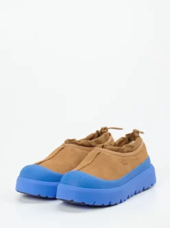 UGG – Slipper aus Veloursleder Camelbraun