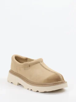 UGG – Slipper aus Veloursleder beigefarben