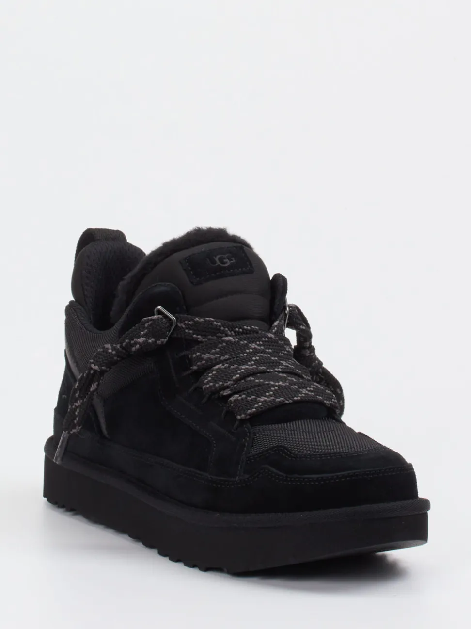 UGG – Sneaker aus Veloursleder schwarz gefüttert