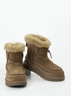 UGG – Stiefelette aus Veloursleder camelbraun