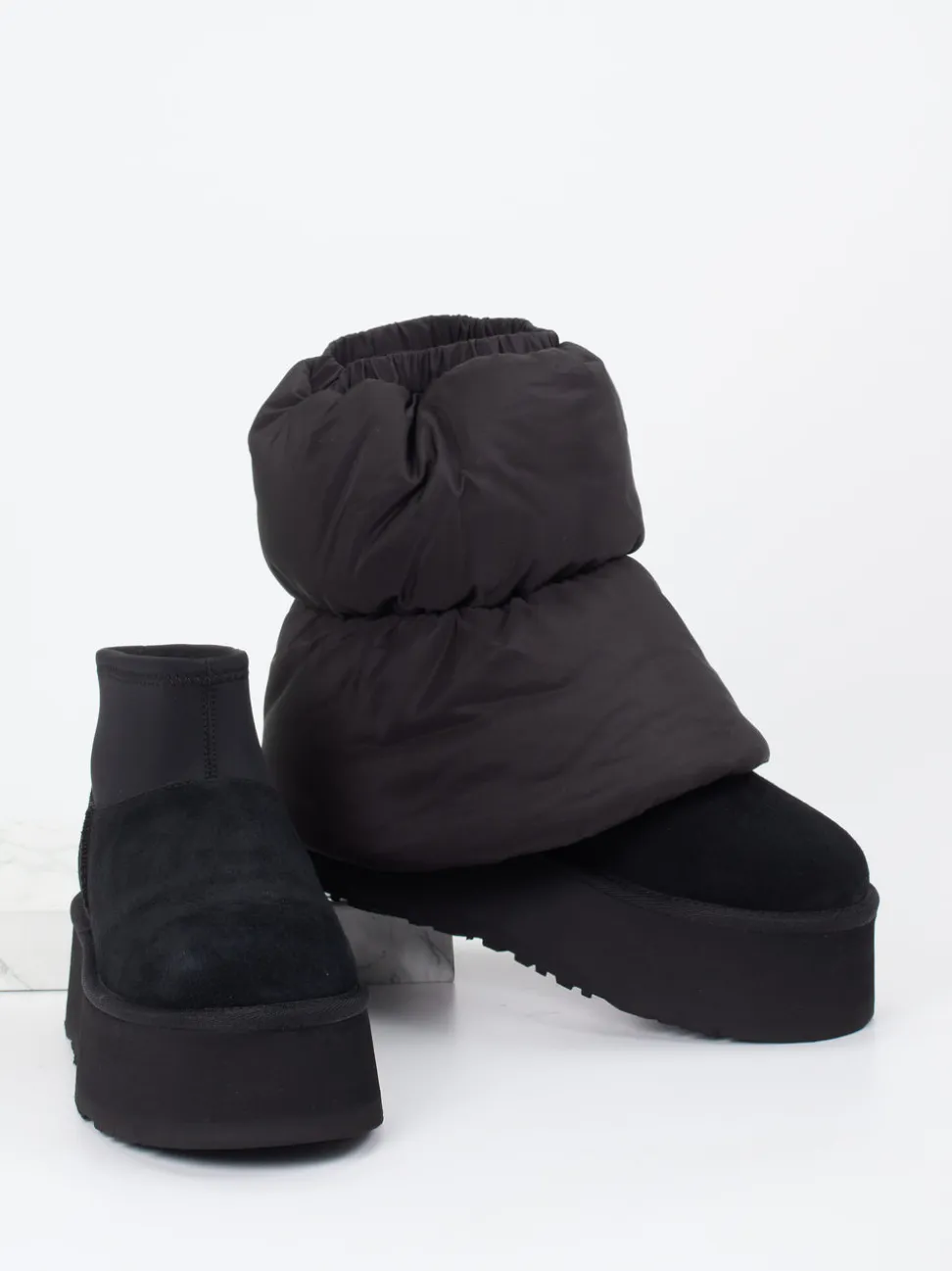 UGG – Stiefelette aus Veloursleder und Nylon schwarz