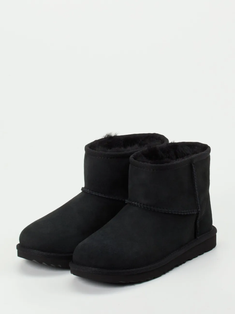 UGG – Stiefeletten aus Veloursleder in Schwarz