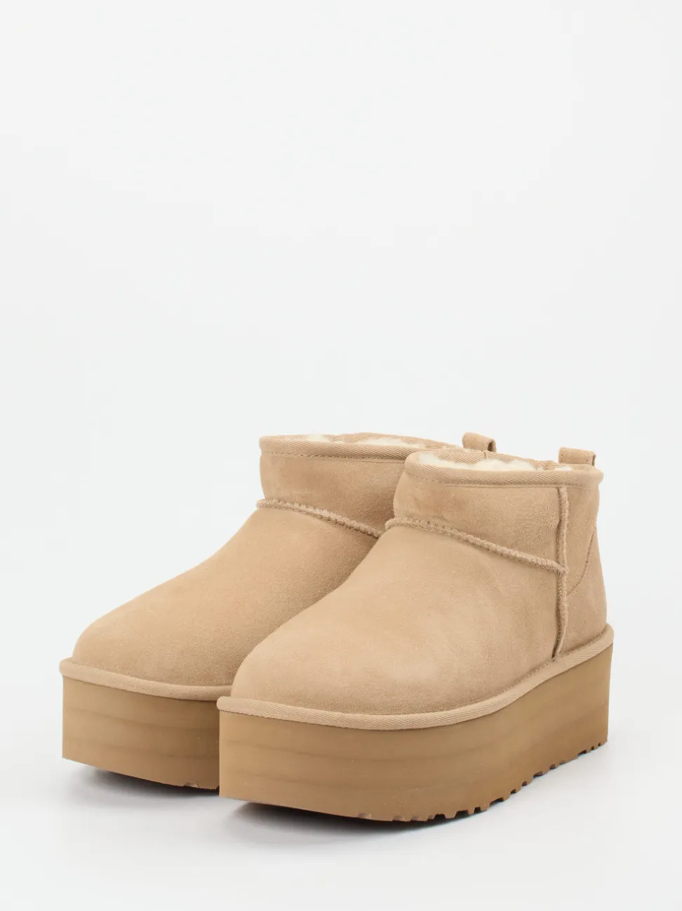 UGG – Stiefeletten aus Veloursleder in Beige