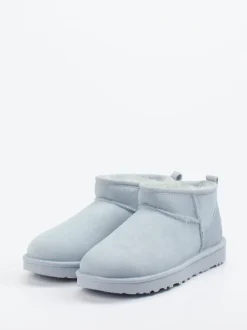 UGG – Stiefeletten aus Veloursleder in Hellblau