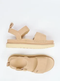 UGG – Trekking-Sandalen aus Veloursleder beige