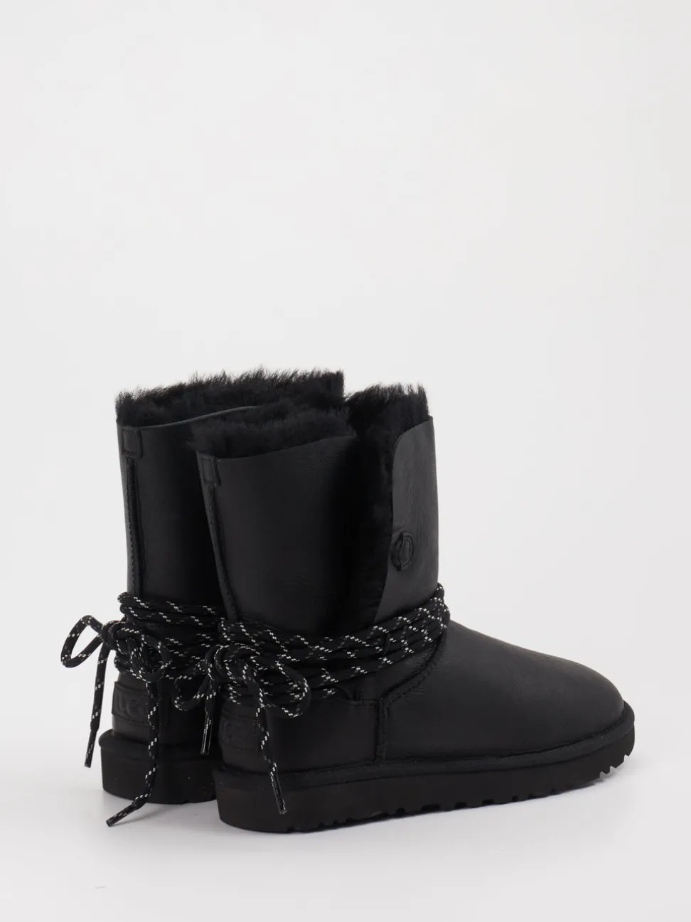 UGG – Winterboots aus Leder schwarz matt