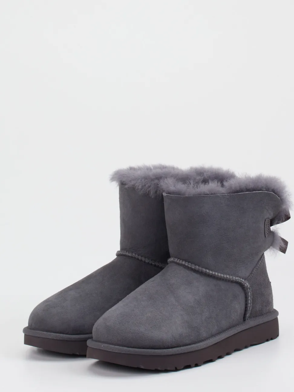 UGG – Winterboots aus Veloursleder in Grau