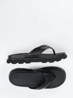 UGG – Zehentrenner aus Kalbleder schwarz