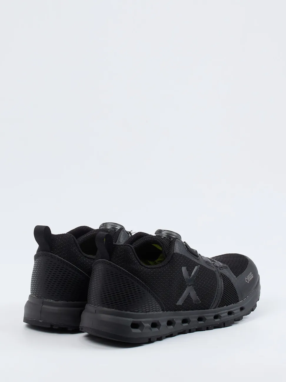 Vado – Outdoor-Sneaker aus Textil in Schwarz