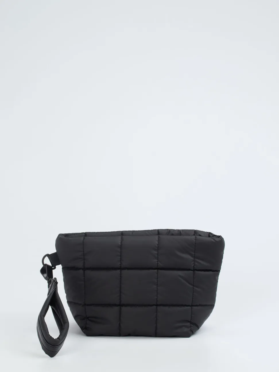 VeeCollective Berlin – Crossbody Bag aus Nylon Schwarz