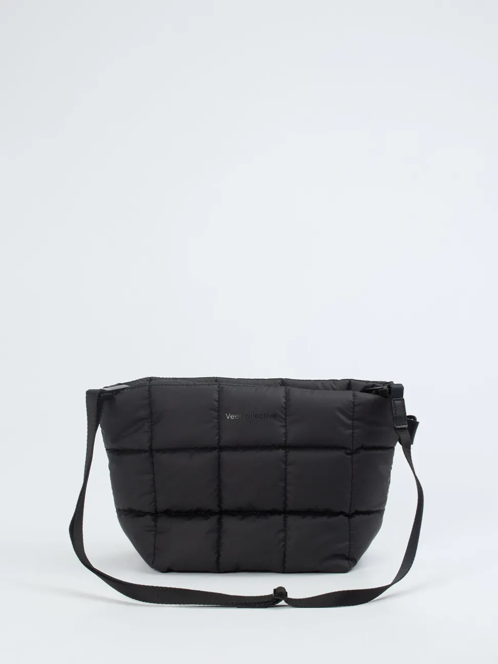 VeeCollective Berlin – Crossbody Bag aus Nylon Schwarz