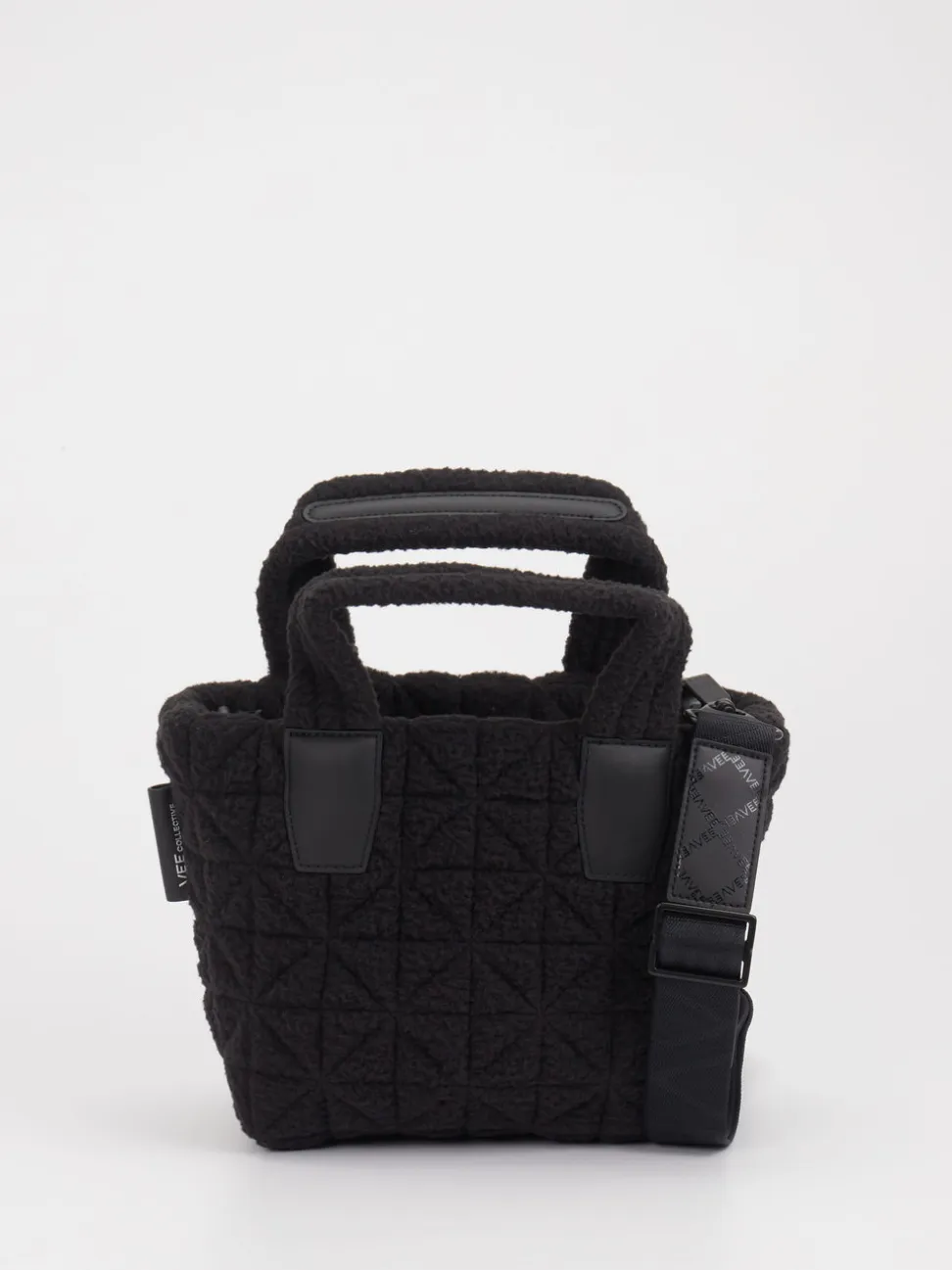 VeeCollective Berlin – Handtasche aus Teddy-Stoff schwarz